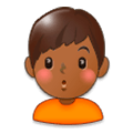 🙎🏾‍♂️ Emoji Homem Fazendo Bico: Pele Morena Escura na Samsung Experience 8.0.