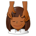 💆🏾‍♀️ Emoji Frau, die eine Kopfmassage bekommt: mitteldunkle Hautfarbe Samsung Experience 8.0.