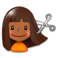 Émoji 💇🏾‍♀️ Femme Qui Se Fait Couper Les Cheveux : Peau Mate sur Samsung Experience 8.0.