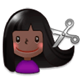 💇🏿 Emoji Persona Cortándose El Pelo: Tono De Piel Oscuro en Samsung Experience 9.0.