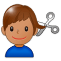 Emoji 💇🏽‍♂️ Taglio Di Capelli Per Uomo: Carnagione Olivastra su Samsung Experience 9.5.