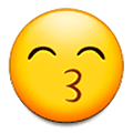 Emoji 😙 Faccina Che Bacia Con Occhi Sorridenti su Samsung One UI 1.0.