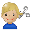 Emoji 💇🏼‍♂️ Taglio Di Capelli Per Uomo: Carnagione Abbastanza Chiara su Samsung One UI 1.5.