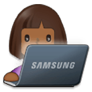 👩🏾‍💻 Emoji Tecnóloga: Pele Morena Escura na Samsung One UI 3.1.1.