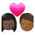 👨🏿‍❤️‍💋‍👩🏾 Emoji Beso - Hombre: Tono De Piel Oscuro, Mujer: Tono De Piel Claro Medio en Samsung One UI 4.0 January 2022.