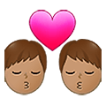 👨🏽‍❤️‍💋‍👨🏽 Emoji sich küssendes Paar - Mann: mittlere Hautfarbe, Mann: mittlere Hautfarbe Samsung One UI 4.0 January 2022.