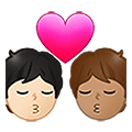 Emoji 🧑🏻‍❤️‍💋‍🧑🏽 Bacio Tra Coppia: persona, persona, Carnagione Chiara, Carnagione Olivastra su Samsung One UI 4.0 January 2022.