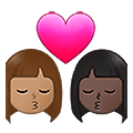 👩🏽‍❤️‍💋‍👩🏿 Emoji sich küssendes Paar - Frau: mittlere Hautfarbe, Frau: dunkle Hautfarbe Samsung One UI 4.0 January 2022.