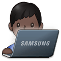 Émoji 👨🏿‍💻 Informaticien : Peau Foncée sur Samsung One UI 4.0 January 2022.
