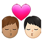 👨🏽‍❤️‍💋‍👨🏻 Emoji sich küssendes Paar - Mann: mittlere Hautfarbe, Mann: helle Hautfarbe Samsung One UI 4.0.