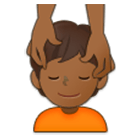 💆🏾 Emoji Person, die eine Kopfmassage bekommt: mitteldunkle Hautfarbe Samsung One UI 4.0.