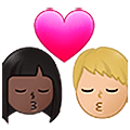 👨🏿‍❤️‍💋‍👩🏼 Emoji Beijo - Homem: Pele Escura, Mulher: Pele Morena Clara na Samsung One UI 5.0.