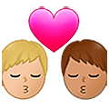 👨🏼‍❤️‍💋‍👨🏽 Emoji sich küssendes Paar - Mann: mittelhelle Hautfarbe, Mann: mittlere Hautfarbe Samsung One UI 5.0.