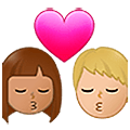 Emoji 👨🏽‍❤️‍💋‍👩🏼 Bacio Tra Coppia - Uomo: Carnagione Olivastra, Donna: Carnagione Abbastanza Chiara su Samsung One UI 5.0.