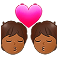 💏🏾 Emoji Beijo, Pele Morena Escura na Samsung One UI 5.0.