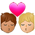 Emoji 🧑🏽‍❤️‍💋‍🧑🏼 Bacio Tra Coppia: persona, persona, Carnagione Olivastra, Carnagione Abbastanza Chiara su Samsung One UI 5.0.