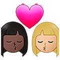 👩🏿‍❤️‍💋‍👩🏼 Emoji sich küssendes Paar - Frau: dunkle Hautfarbe, Frau: mittelhelle Hautfarbe Samsung One UI 5.0.
