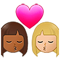 👩🏾‍❤️‍💋‍👩🏼 Emoji Beso - Mujer: Tono De Piel Oscuro Medio, Mujer: Tono De Piel Claro Medio en Samsung One UI 5.0.