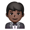 Emoji 🤵🏿‍♂️ Uomo in smoking: tonalità nera della pelle su Samsung One UI 6.1.