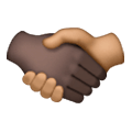 🫱🏿‍🫲🏽 Emoji Handschlag: dunkle Hautfarbe, mittlere Hautfarbe Samsung One UI 6.1.