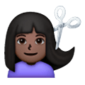 Émoji 💇🏿‍♀️ Femme Qui Se Fait Couper Les Cheveux : Peau Foncée sur Samsung One UI 6.1.