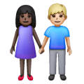 👩🏿‍🤝‍👨🏼 Emoji Mann und Frau halten Hände: dunkle Hautfarbe, mittelhelle Hautfarbe Samsung One UI 6.1.