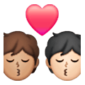 Emoji 🧑🏽‍❤️‍💋‍🧑🏻 Bacio Tra Coppia: persona, persona, Carnagione Olivastra, Carnagione Chiara su Samsung One UI 6.1.
