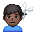 💇🏿‍♂️ Emoji Hombre Cortándose El Pelo: Tono De Piel Oscuro en Samsung One UI 6.1.