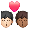 Emoji 🧑🏻‍❤️‍💋‍🧑🏾 Bacio Tra Coppia: persona, persona, Carnagione Chiara, Carnagione Abbastanza Scura su Samsung One UI 6.1.