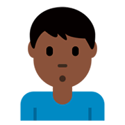 🙎🏿‍♂️ Emoji schmollender Mann: dunkle Hautfarbe Twitter Twemoji 11.0.