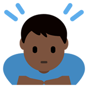 🙇🏿‍♂️ Emoji Homem Fazendo Reverência: Pele Escura na Twitter Twemoji 13.0.1.