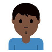 🙎🏿‍♂️ Emoji Homem Fazendo Bico: Pele Escura na Twitter Twemoji 13.0.1.
