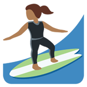 🏄🏾‍♀️ Emoji Mujer Haciendo Surf: Tono De Piel Oscuro Medio en Twitter Twemoji 13.0.1.