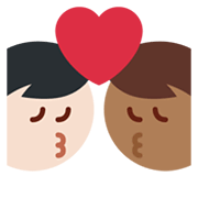 👨🏾‍❤️‍💋‍👨🏻 Emoji sich küssendes Paar - Mann: mitteldunkle Hautfarbe, Mann: helle Hautfarbe Twitter Twemoji 13.1.