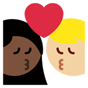 👩🏼‍❤️‍💋‍👨🏿 Emoji sich küssendes Paar - Frau: mittelhelle Hautfarbe, Mann: dunkle Hautfarbe Twitter Twemoji 13.1.