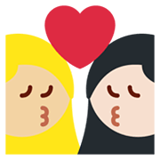 👩🏼‍❤️‍💋‍👩🏻 Emoji sich küssendes Paar - Frau: mittelhelle Hautfarbe, Frau: helle Hautfarbe Twitter Twemoji 13.1.