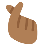 🫰🏾 Emoji Mano Con El Dedo Índice Y El Pulgar Cruzados: Tono De Piel Oscuro Medio en Twitter Twemoji 14.0.