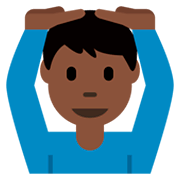 🙆🏿‍♂️ Emoji Mann mit Händen auf dem Kopf: dunkle Hautfarbe Twitter Twemoji 2.2.