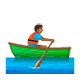 🚣🏾‍♂️ Emoji Hombre Remando En Un Bote: Tono De Piel Oscuro Medio en WhatsApp 2.17.