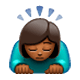 Emoji 🙇🏾‍♀️ Donna Che Fa Inchino Profondo: Carnagione Abbastanza Scura su WhatsApp 2.17.