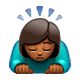 🙇🏾‍♀️ Emoji Mujer Haciendo Una Reverencia: Tono De Piel Oscuro Medio en WhatsApp 2.18.379.
