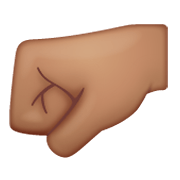Emoji 🤛🏽 Pugno A Sinistra: Carnagione Olivastra su WhatsApp 2.19.244.
