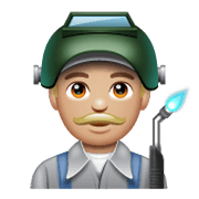 👨🏼‍🏭 Emoji Fabrikarbeiter: mittelhelle Hautfarbe WhatsApp 2.19.244.