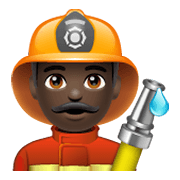 👨🏿‍🚒 Emoji Feuerwehrmann: dunkle Hautfarbe WhatsApp 2.19.244.