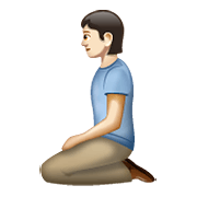 🧎🏻 Emoji Persona De Rodillas: Tono De Piel Claro en WhatsApp 2.19.352.
