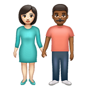 👩🏻‍🤝‍👨🏾 Emoji Mann und Frau halten Hände: helle Hautfarbe, mitteldunkle Hautfarbe WhatsApp 2.19.352.