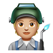 Emoji 🧑🏼‍🏭 Persona Che Lavora In Fabbrica: Carnagione Abbastanza Chiara su WhatsApp 2.20.198.15.