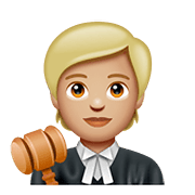 🧑🏼‍⚖️ Emoji Juiz No Tribunal: Pele Morena Clara na WhatsApp 2.20.198.15.