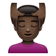 💆🏿‍♂️ Emoji Mann, der eine Kopfmassage bekommt: dunkle Hautfarbe WhatsApp 2.20.198.15.