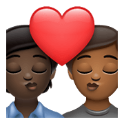 Emoji 🧑🏿‍❤️‍💋‍🧑🏾 Bacio Tra Coppia: persona, persona, Carnagione Scura, Carnagione Abbastanza Scura su WhatsApp 2.21.23.23.